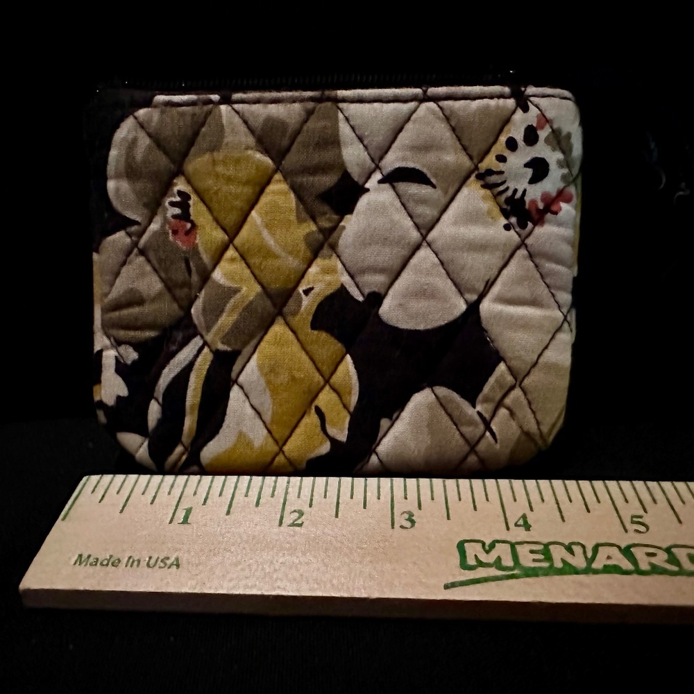 Vera zip ID case in Dogwood